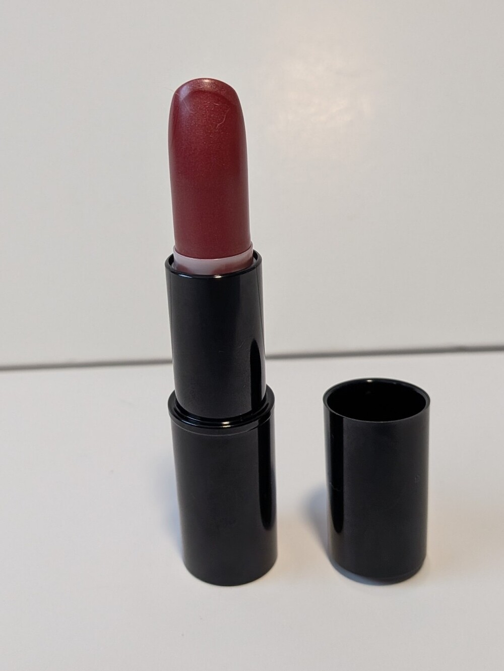 New'Lancome Lipstick Color Design Designer Bloom Sheen. It is a Standard Size